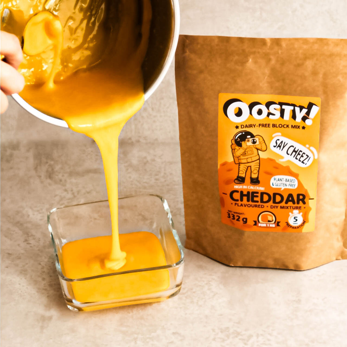 Oosty Cheddar-Geschmack pflanzliche Mischung 332g (Zur Zubereitung von 1kg pflanzlichem Block)